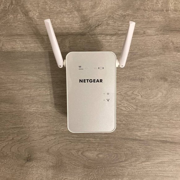 Netgear WiFi Mesh Range Extender EX6150v2 AC1200 - Picture 1 of 3